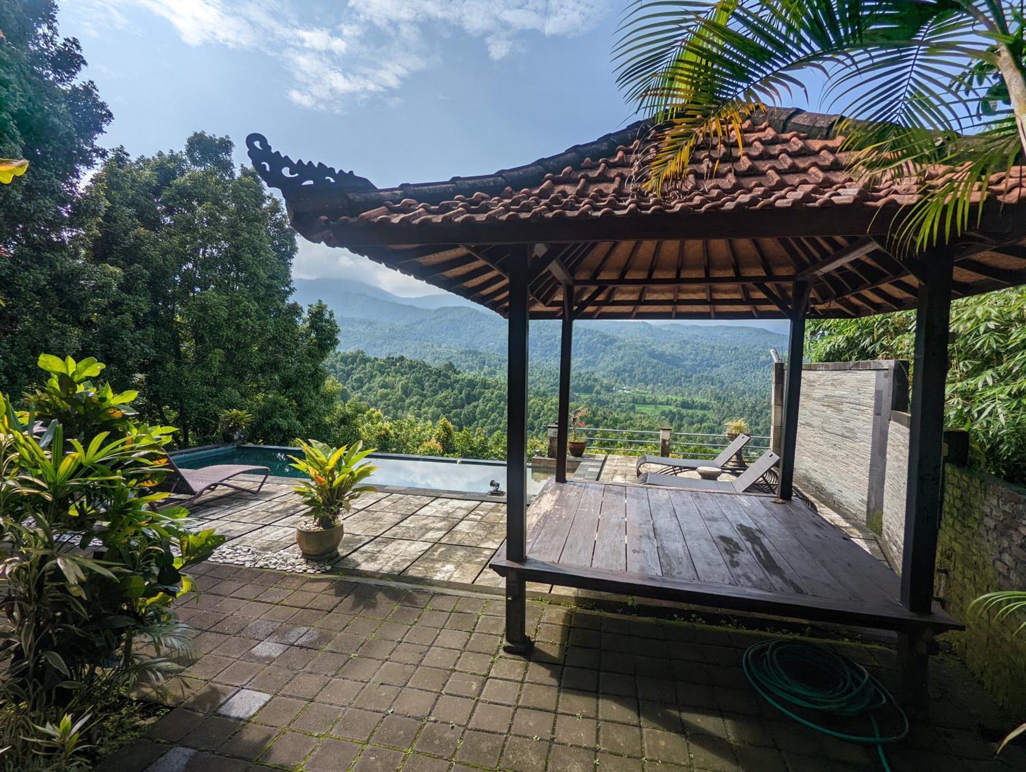 Bali Munduk Delux Bungalow Villa سينغاراجا المظهر الخارجي الصورة