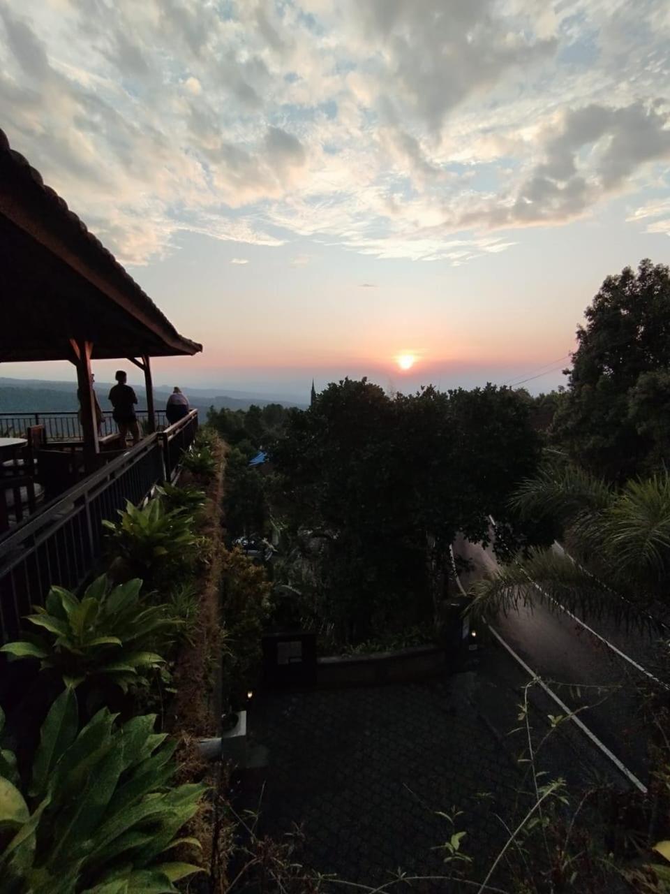 Bali Munduk Delux Bungalow Villa سينغاراجا المظهر الخارجي الصورة